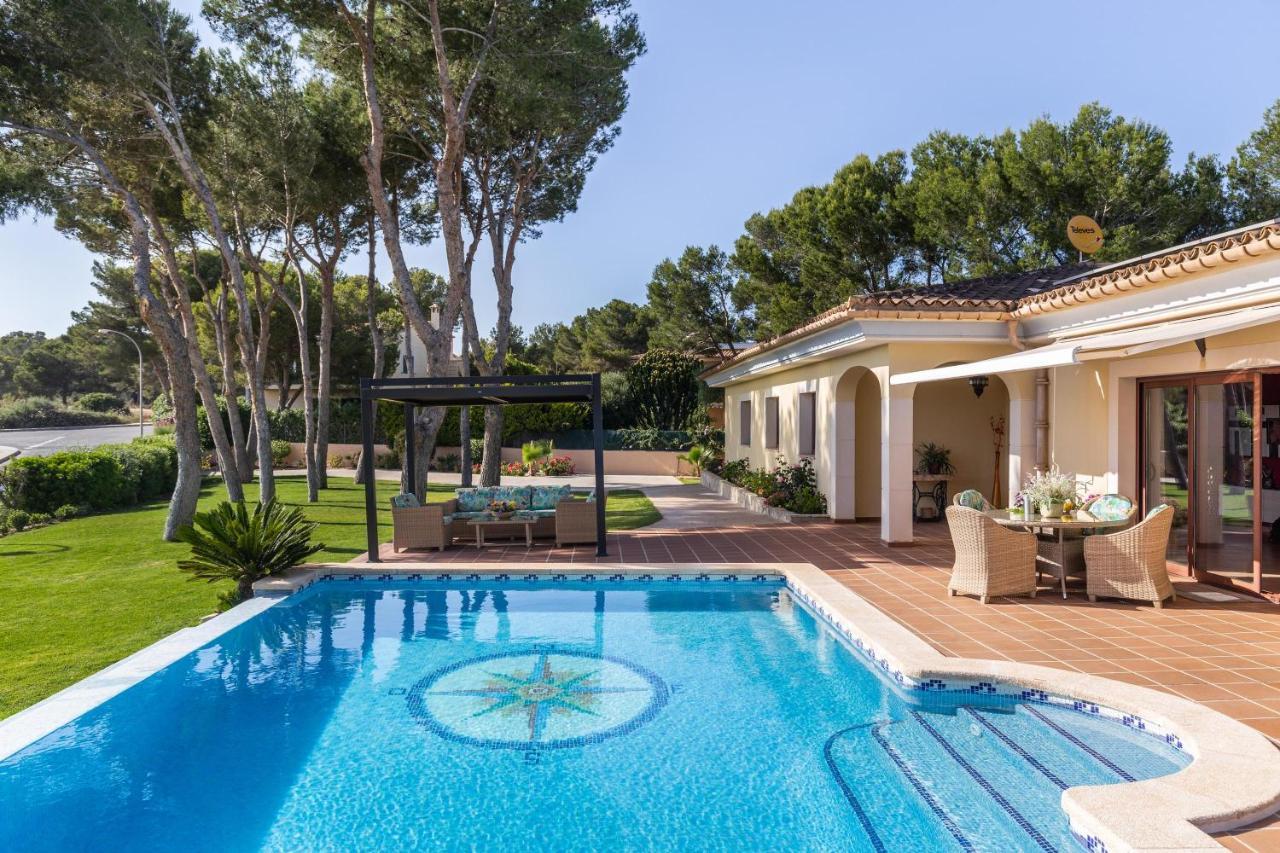 Luxurious Villa Sol De Mallorca Exterior photo