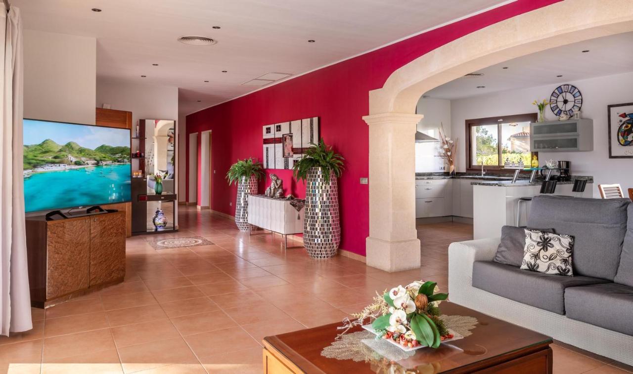Luxurious Villa Sol De Mallorca Exterior photo